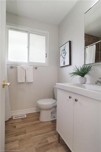 B-557 Brookhaven Crescent, Waterloo, ON - Indoor Photo Showing Bathroom