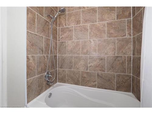 B-557 Brookhaven Crescent, Waterloo, ON - Indoor Photo Showing Bathroom