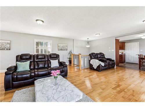 1188 Sheffield Road, Hamilton, ON - Indoor Photo Showing Living Room