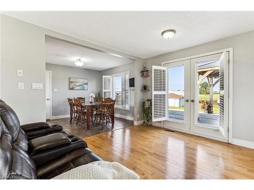 1188 Sheffield Road, Hamilton, ON - Indoor Photo Showing Living Room