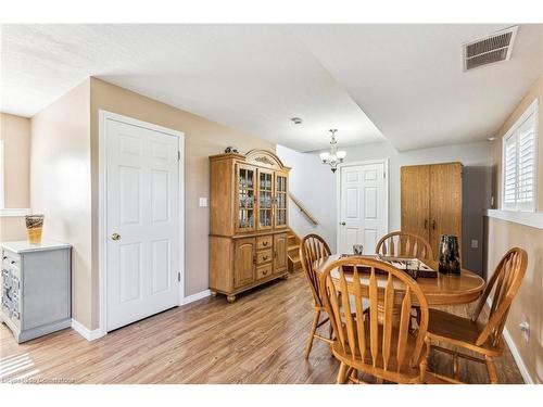 1188 Sheffield Road, Hamilton, ON - Indoor Photo Showing Dining Room