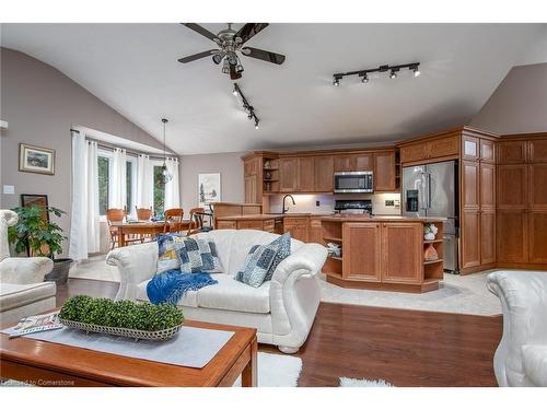 323 Pastern Trail, Waterloo, ON - Indoor Photo Showing Living Room