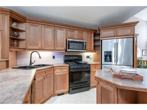 323 Pastern Trail, Waterloo, ON - Indoor Photo Showing Kitchen With Double Sink