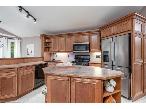 323 Pastern Trail, Waterloo, ON - Indoor Photo Showing Kitchen