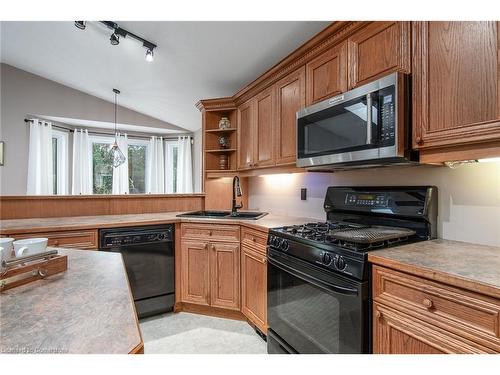 323 Pastern Trail, Waterloo, ON - Indoor Photo Showing Kitchen