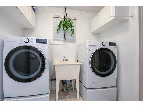 323 Pastern Trail, Waterloo, ON - Indoor Photo Showing Laundry Room