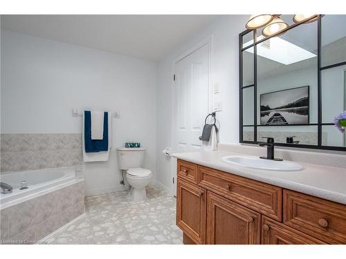 323 Pastern Trail, Waterloo, ON - Indoor Photo Showing Bathroom