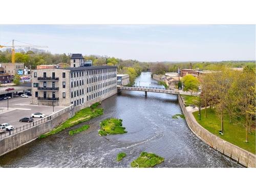 107-19 Guelph Avenue, Cambridge, ON - Outdoor With View