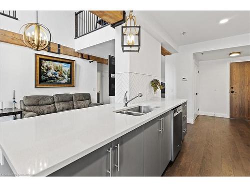 107-19 Guelph Avenue, Cambridge, ON - Indoor Photo Showing Kitchen With Double Sink