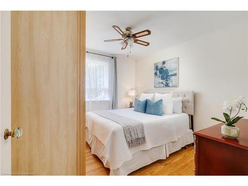 142 Lane Street, Guelph, ON - Indoor Photo Showing Bedroom