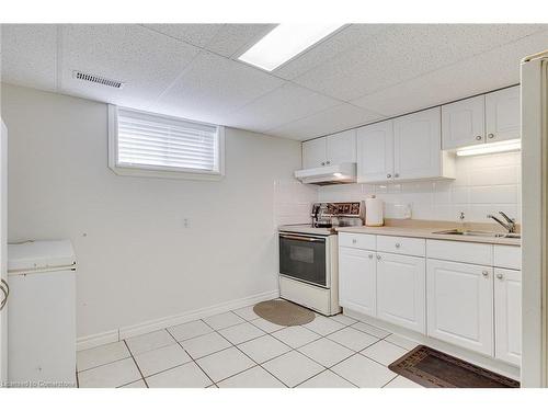 142 Lane Street, Guelph, ON - Indoor Photo Showing Kitchen