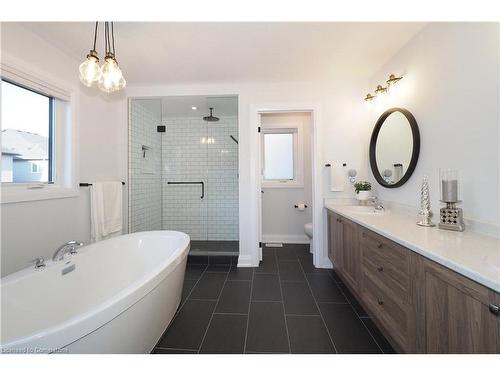 258 Sedgewood Street, Kitchener, ON - Indoor Photo Showing Bathroom