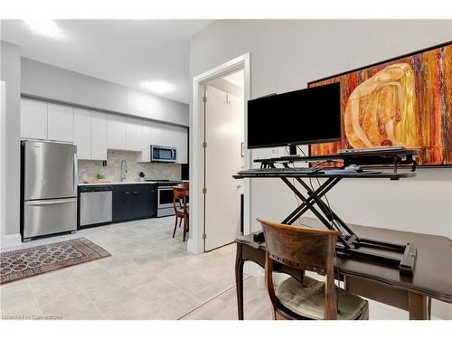 212-73 Arthur Street S, Guelph, ON - Indoor Photo Showing Kitchen With Stainless Steel Kitchen