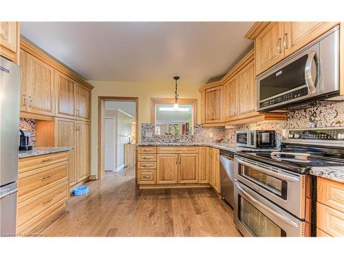 331 Peel Street, New Hamburg, ON - Indoor Photo Showing Kitchen