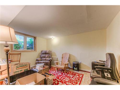 331 Peel Street, New Hamburg, ON - Indoor Photo Showing Living Room