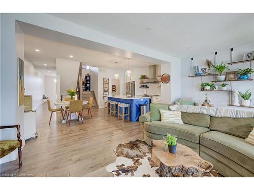 15 Rea Dr, Fergus, ON - Indoor Photo Showing Living Room