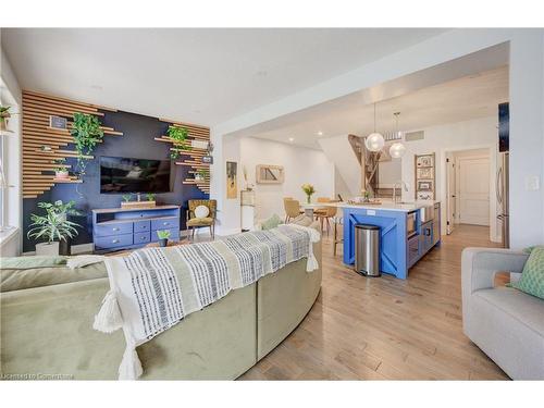 15 Rea Dr, Fergus, ON - Indoor Photo Showing Living Room