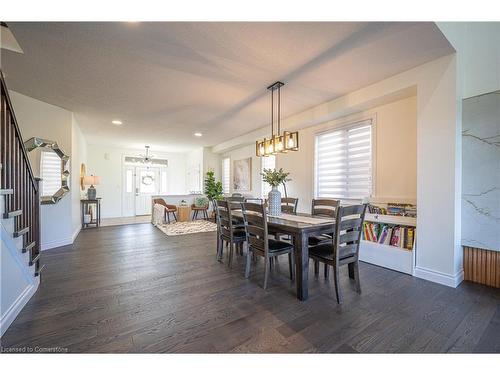 600 Sundew Drive, Waterloo, ON - Indoor Photo Showing Kitchen With Upgraded Kitchen