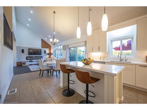 600 Sundew Drive, Waterloo, ON - Indoor Photo Showing Kitchen With Upgraded Kitchen