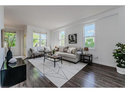 145 Hawkswood Drive, Kitchener, ON - Indoor Photo Showing Living Room