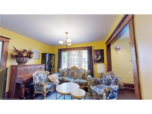 42 Shanley Street, Kitchener, ON - Indoor Photo Showing Living Room