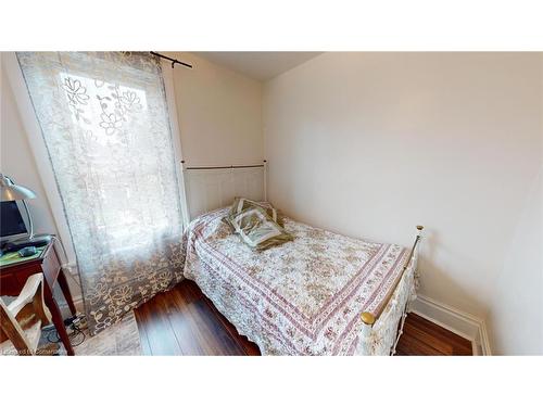 42 Shanley Street, Kitchener, ON - Indoor Photo Showing Bedroom