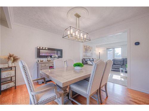 148 Laurentian Drive, Kitchener, ON - Indoor Photo Showing Dining Room