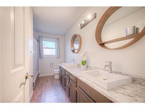 148 Laurentian Drive, Kitchener, ON - Indoor Photo Showing Bathroom