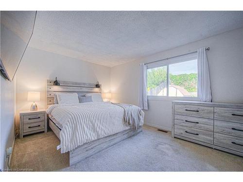 148 Laurentian Drive, Kitchener, ON - Indoor Photo Showing Bedroom