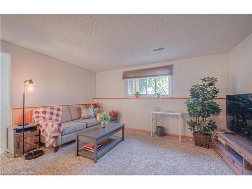 148 Laurentian Drive, Kitchener, ON - Indoor Photo Showing Living Room