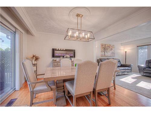 148 Laurentian Drive, Kitchener, ON - Indoor Photo Showing Dining Room