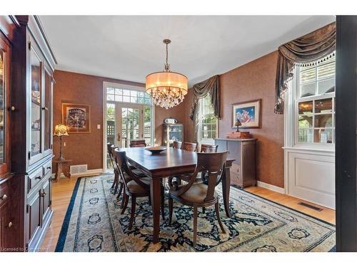 73 Lemon Street, Guelph, ON - Indoor Photo Showing Dining Room