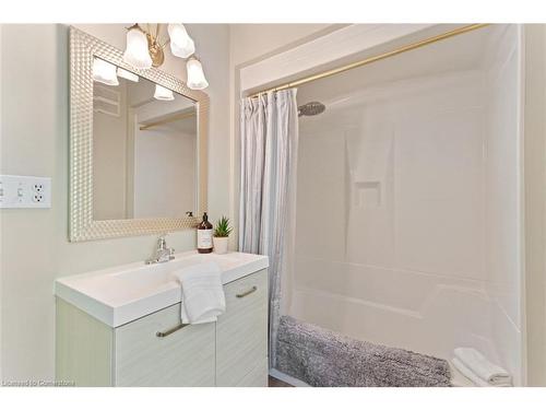 73 Lemon Street, Guelph, ON - Indoor Photo Showing Bathroom