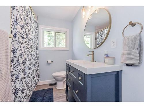 36 Douglas Crescent, Fergus, ON - Indoor Photo Showing Bathroom