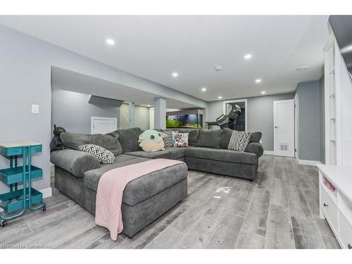 36 Douglas Crescent, Fergus, ON - Indoor Photo Showing Living Room