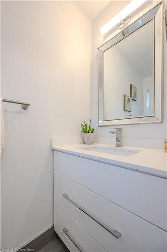 429 Erinbrook Drive, Kitchener, ON - Indoor Photo Showing Bathroom