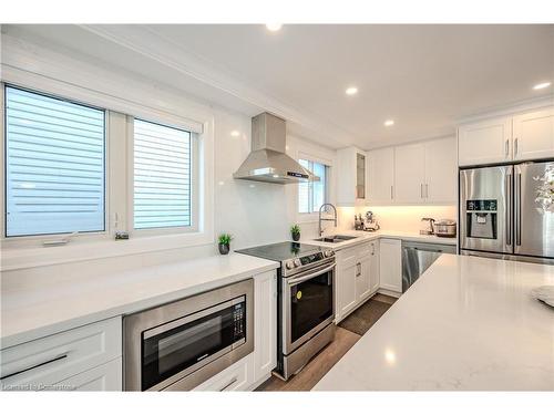 429 Erinbrook Drive, Kitchener, ON - Indoor Photo Showing Kitchen With Stainless Steel Kitchen With Upgraded Kitchen