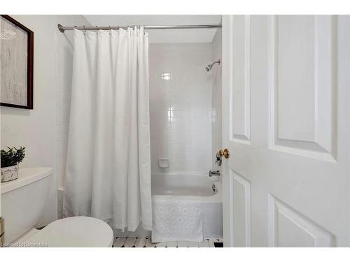 36 Longhurst Crescent, Cambridge, ON - Indoor Photo Showing Bathroom