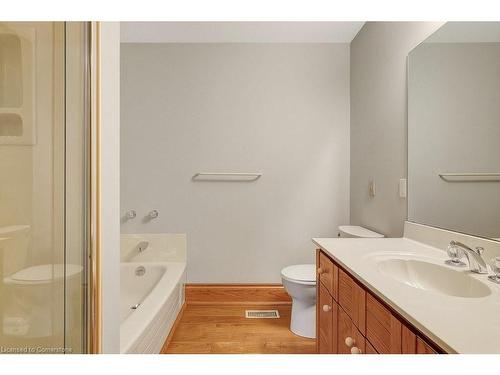 143 Grand Ridge Drive, Cambridge, ON - Indoor Photo Showing Bathroom