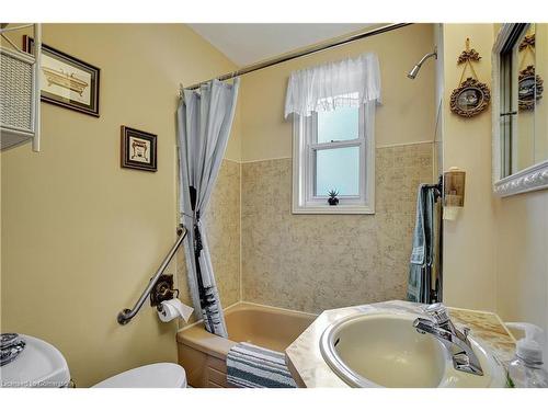 93 Avenue Road, Cambridge, ON - Indoor Photo Showing Bathroom