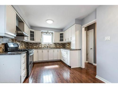 38 Montcalm Place, Brampton, ON - Indoor Photo Showing Kitchen