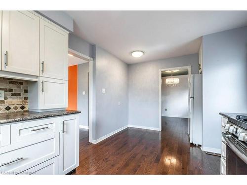 38 Montcalm Place, Brampton, ON - Indoor Photo Showing Kitchen