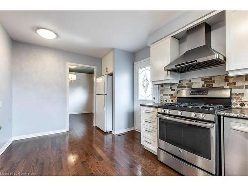 38 Montcalm Place, Brampton, ON - Indoor Photo Showing Kitchen