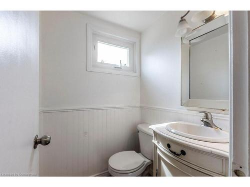 38 Montcalm Place, Brampton, ON - Indoor Photo Showing Bathroom