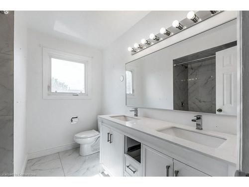 38 Montcalm Place, Brampton, ON - Indoor Photo Showing Bathroom