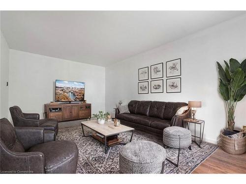 38 Montcalm Place, Brampton, ON - Indoor Photo Showing Living Room