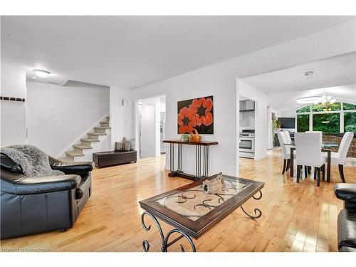 97 Century Hill Drive, Kitchener, ON - Indoor Photo Showing Living Room