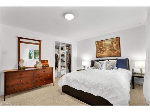 97 Century Hill Drive, Kitchener, ON - Indoor Photo Showing Bedroom