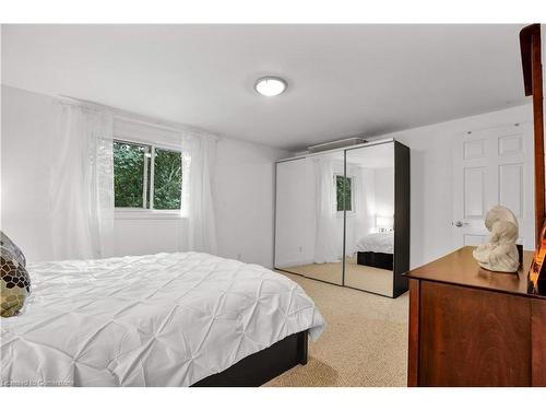 97 Century Hill Drive, Kitchener, ON - Indoor Photo Showing Bedroom