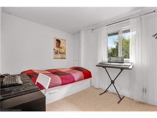 97 Century Hill Drive, Kitchener, ON - Indoor Photo Showing Bedroom